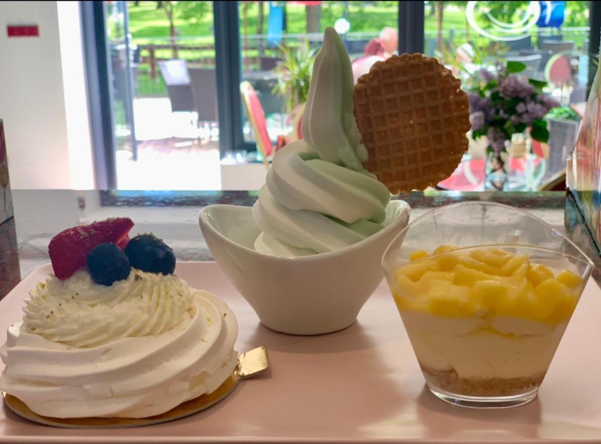 מלון Kuzelov Cafe De La Creme מראה חיצוני תמונה